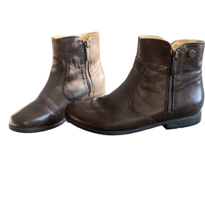 Bussola Madeira leather 
ankle boots cobblestone sz 40 (9-9.5)